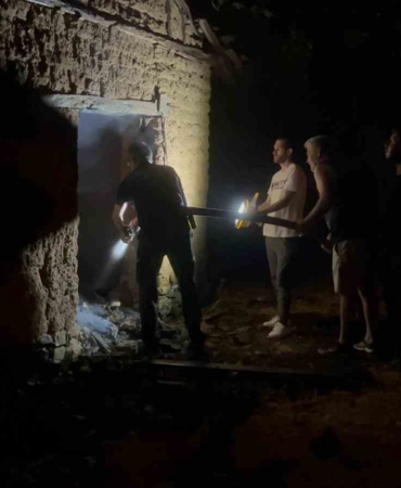 Sakarya’da samanlıkta çıkan yangın büyümeden söndürüldü