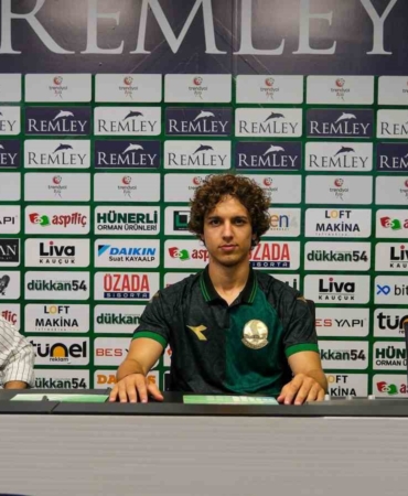 Sakaryaspor, Emre Demir’i kadrosuna kattı