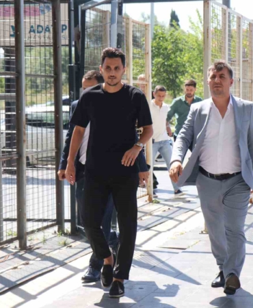 Sakaryaspor, Mustafa Pektemek’i kadrosuna kattı