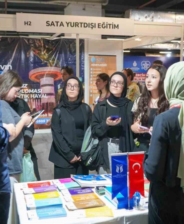 SUBÜ 3 şehirde üniversite adaylarıyla buluştu
