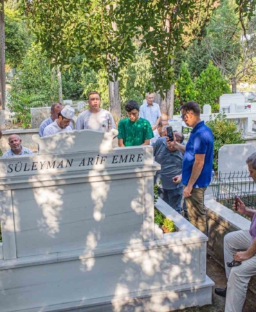 Süleyman Arif Emre dualarla anıldı