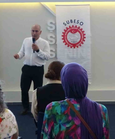 Sultanbeyli’de kuaförlerin pazar günü kapatılması kararı masaya yatırıldı