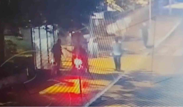 Taksim Meydanı’nda “zincirleme kapkaç” kamerada: 2 günde 6 telefon çaldılar