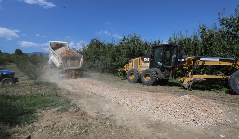 Tarım arazilerine ulaşım ağı güçleniyor
