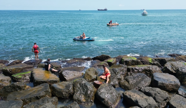 Tatilciler ceset sandı, ekipler harekete geçti: Bakın o cisim ne çıktı