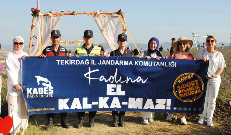 Tekirdağ İl Jandarma Komutanlığı "Kadına El Kalkmaz" dedi