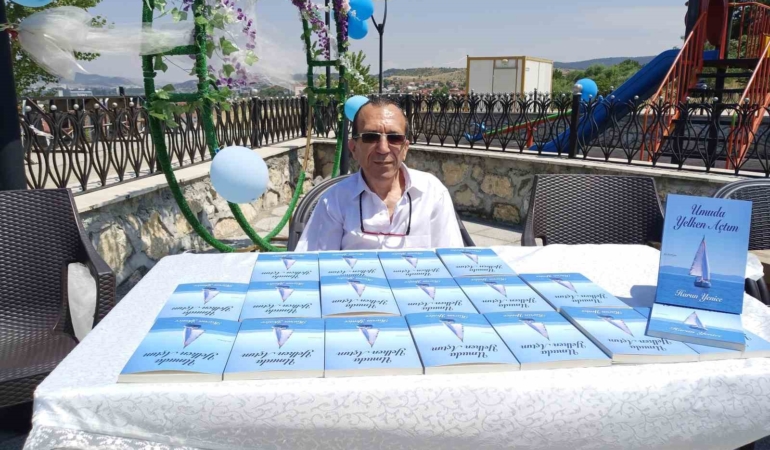 Tüm engelleri aşarak şiir kitabı çıkardı