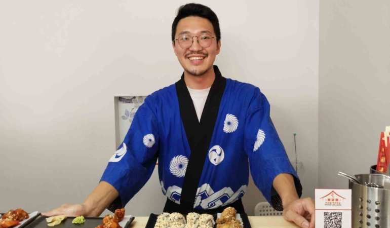 Turist olarak Türkiye’ye gelen Kohey Muragana ailesiyle birlikte Ümraniye’ye yerleşti