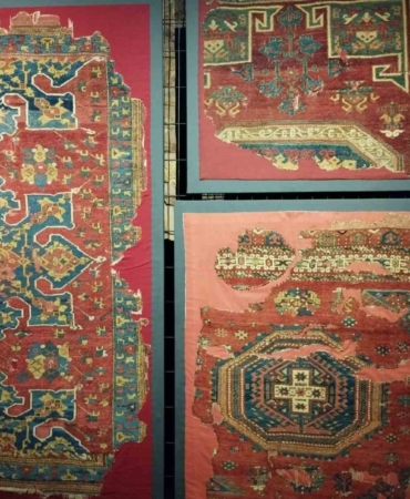 Türk ve İslam Eserleri Müzesi’nde ‘Aşkla Düğümlenen Sanat: Türk Halıları’ sergisine yoğun ilgi
