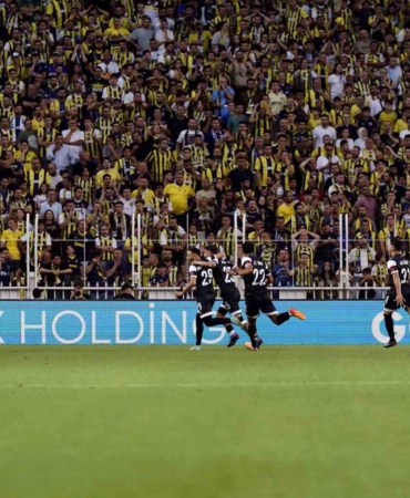 UEFA Şampiyonlar Ligi 2. Eleme Turu: Fenerbahçe: 0 - FC Lugano: 1 (İlk yarı)