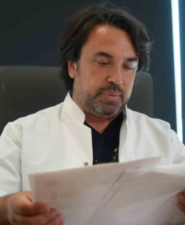 Uzmanından çarpıcı ’Kan sulandırıcı’ açıklaması: "Saç ekimi masasından kalp krizleri geliyor”