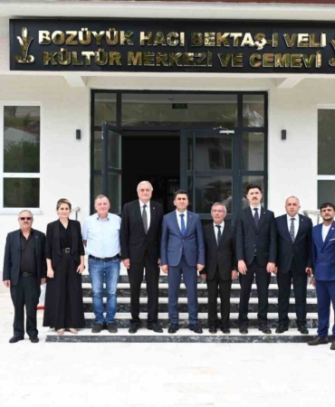 Vali Aygöl Cemevi’nde incelemelerde bulundu
