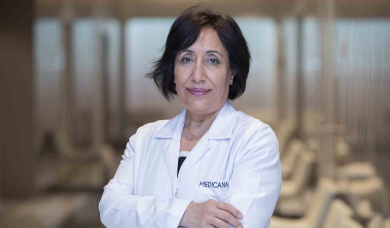 Vücut kitle indeksi çok düşük veya yüksek olan kadınlarda adet gecikmesi görülebilir