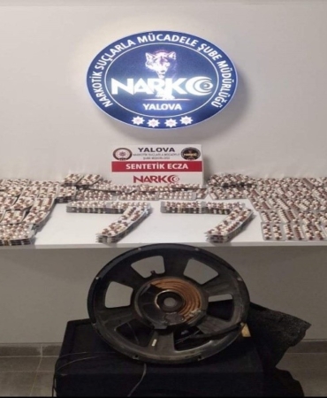 Yalova’da panelvanın ses sistemine zulalanmış uyuşturucu ele geçirildi