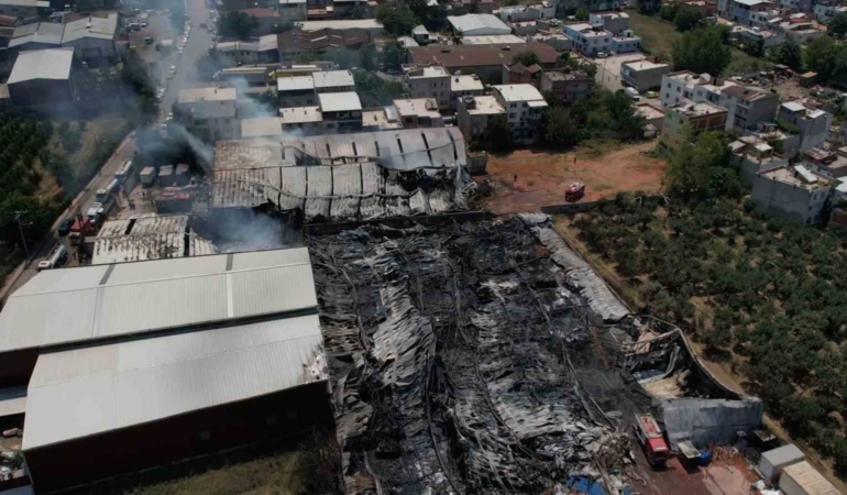 Yanan fabrikalar havadan dron ile görüntülendi