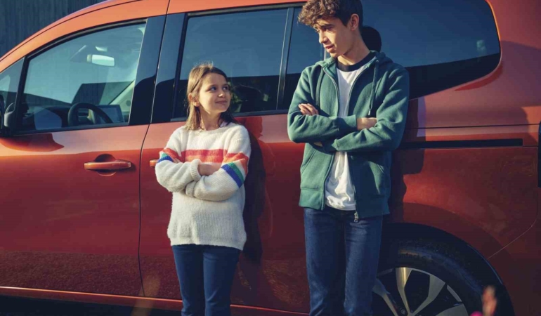 Yeni Renault Kangoo Multix satışa sunuldu