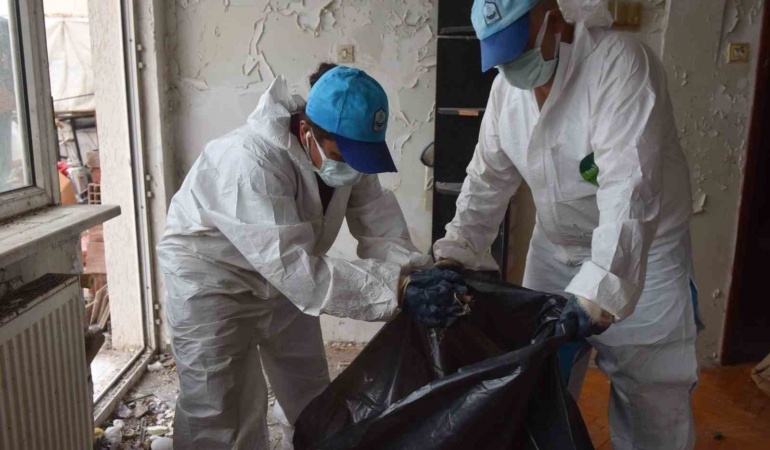 Yıldırım Belediyesi’nden ’çöp’ ev mesaisi