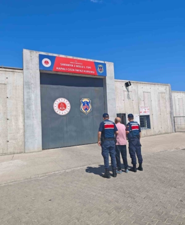 22 yıl 1 ay kesinleşmiş hapis cezası vardı, jandarmadan kaçamadı