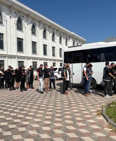 4 iş yerini kurşunlayıp bir gencin ölümüne sebep olan 12 şüpheli yakalandı