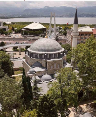 445 yıllık cami zamana meydan okuyor