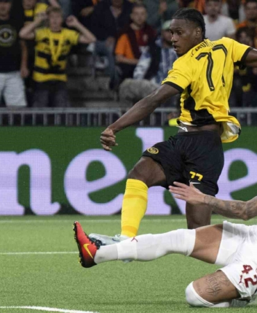 Abdülkerim Bardakcı kırmızı kart gördü