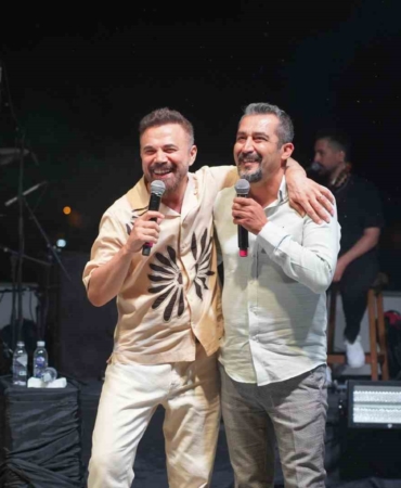 Açıkhava konserlerinde sahnede Ümit Sayın yer aldı