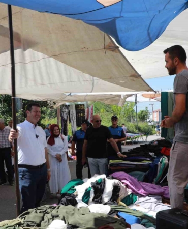 Akyazı kumaş ve antika pazarına yoğun ilgi