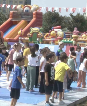 Arnavutköy Belediyesi yaz spor okulları kapanış programı renkli görüntüler oluşturdu