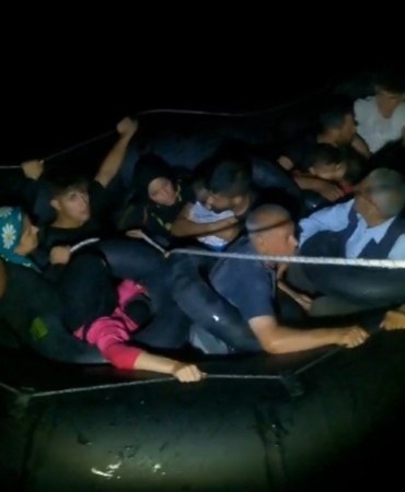 Ayvacık açıklarında 19 kaçak göçmen yakalandı