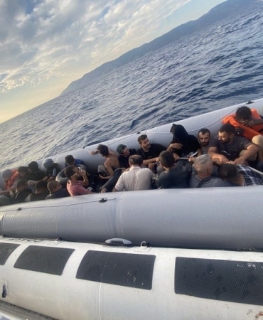 Ayvacık açıklarında 22 kaçak göçmen yakalandı