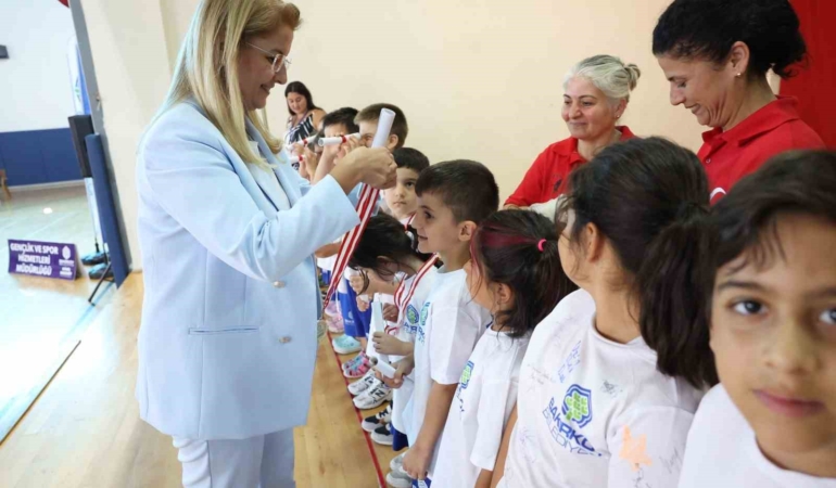 Bakırköy Belediyesi yaz spor okullarının 3. dönem kapanış töreni düzenlendi