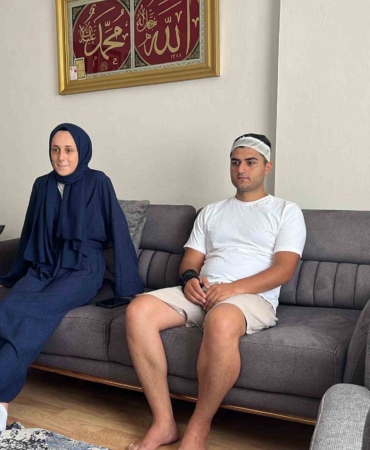 Bakırköy’de 2 ay önce evlenen çift trafik kazasında ölümden döndü