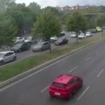 Bakırköy’de tırın İETT otobüsünün üzerine devrildiği anlar kamerada