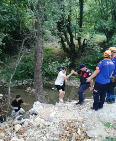 Balık tutmaya giderken kaybolan 3 genci AFAD ekipleri buldu