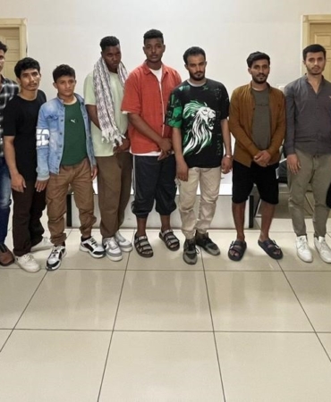 Balıkesir’de düzenlenen operasyonda 12 düzensiz göçmen ve 2 insan kaçakçısı yakalandı