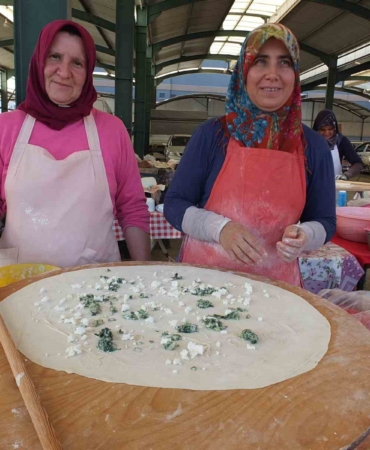 Balıkesir’de Hanımeli Pazarı, kadınları iş sahibi yaptı