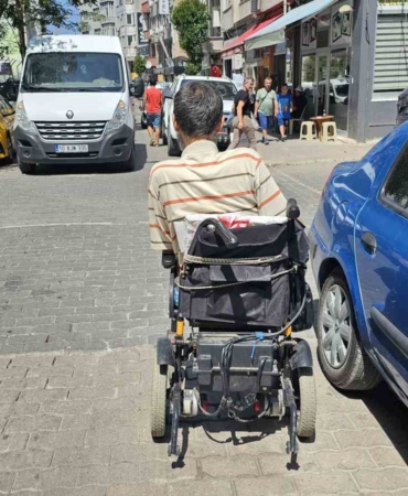 Bandırma’da hatalı parklar engellileri zor durumda bırakıyor
