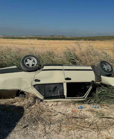 Bandırma’da otomobil devrildi, sürücü yaralandı