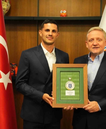 Başakşehir, Danijel Aleksic’i ağırladı