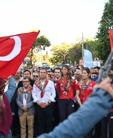 Başkan Akın: Kurtdereli Mehmet Pehlivan’a sahip çıkacağız