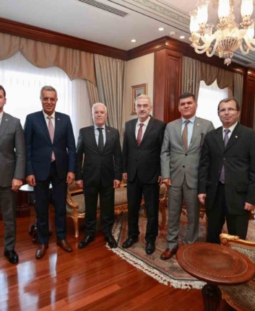 Başkan Bozbey’den Bursa Valisi Ayyıldız’a ‘hayırlı olsun’ ziyareti
