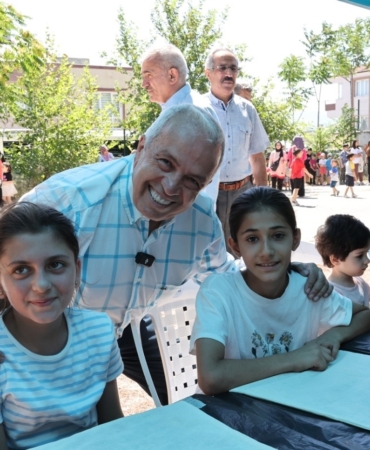 Başkan Şadi Özdemir Minareliçavuş’ta yaz atölyelerine katıldı