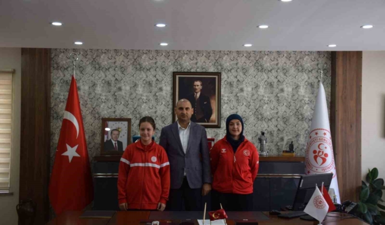 Bilecik’i temsil eden başarılı sporcuları ağırladı