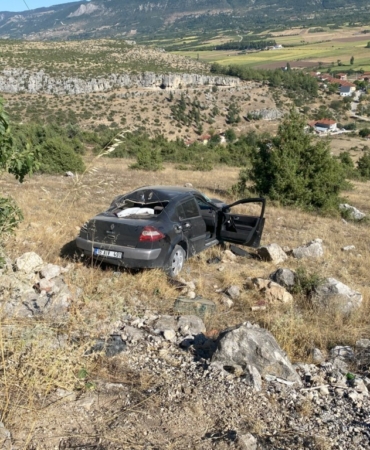Bilecik’te otomobil şarampole devrildi: 1 yaralı