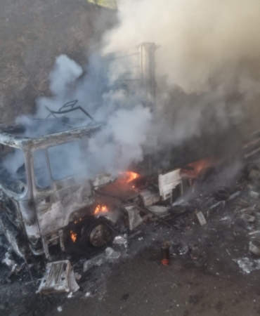 Bilecik’te seyir halindeki tır alev alev yandı