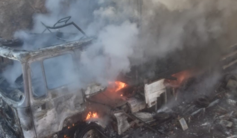 Bilecik’te seyir halindeki tır alev alev yandı