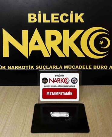 Bilecik’te yakalanan şüphelinin üzerinde uyuşturucu madde ele geçirildi