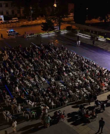 Bozüyük’te yarı final heyecanı dev ekranda izlendi