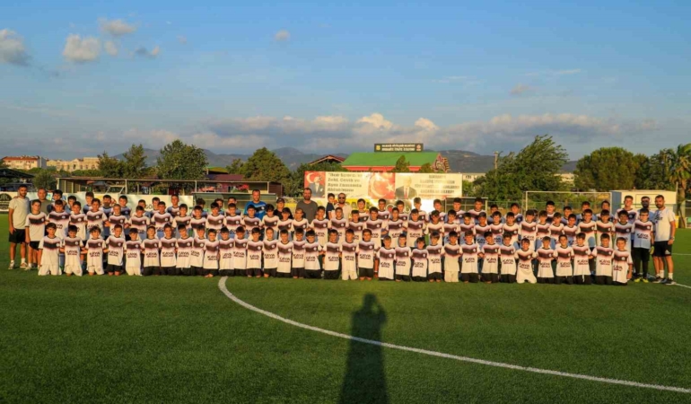 Burhaniye Belediyespor’un genç yetenekleri yeni sezon çalışmalarına başladı