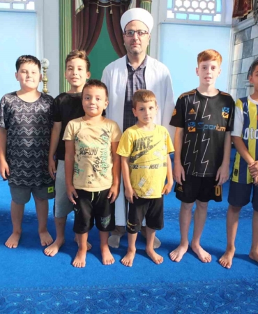 Burhaniye’de camiler çocuklar ile adeta çiçek açtı